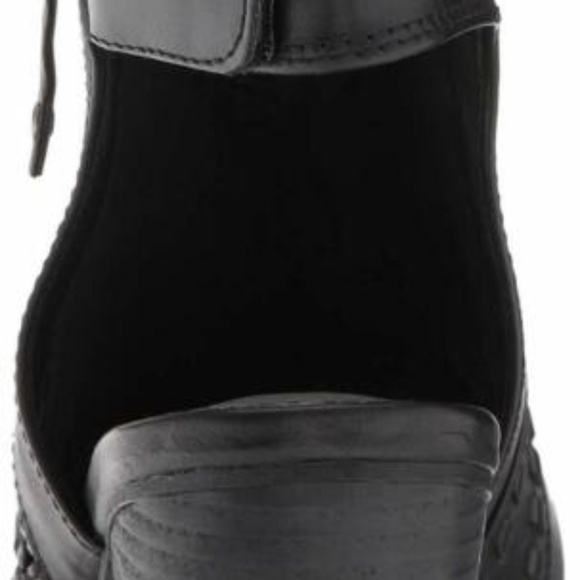 Baretraps Ivalyn Block Heel Open Toe Bootie - Picture 3 of 12